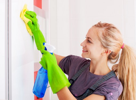 Professional end of tenancy cleaning in Maidavale for a rental property kitchen